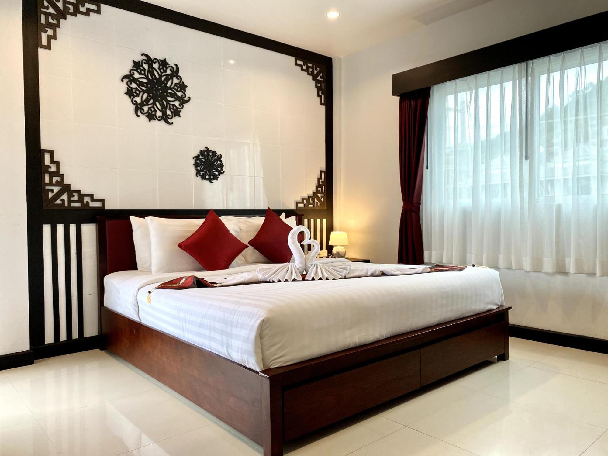 Sunray Beach Hotel Patong Exterior foto