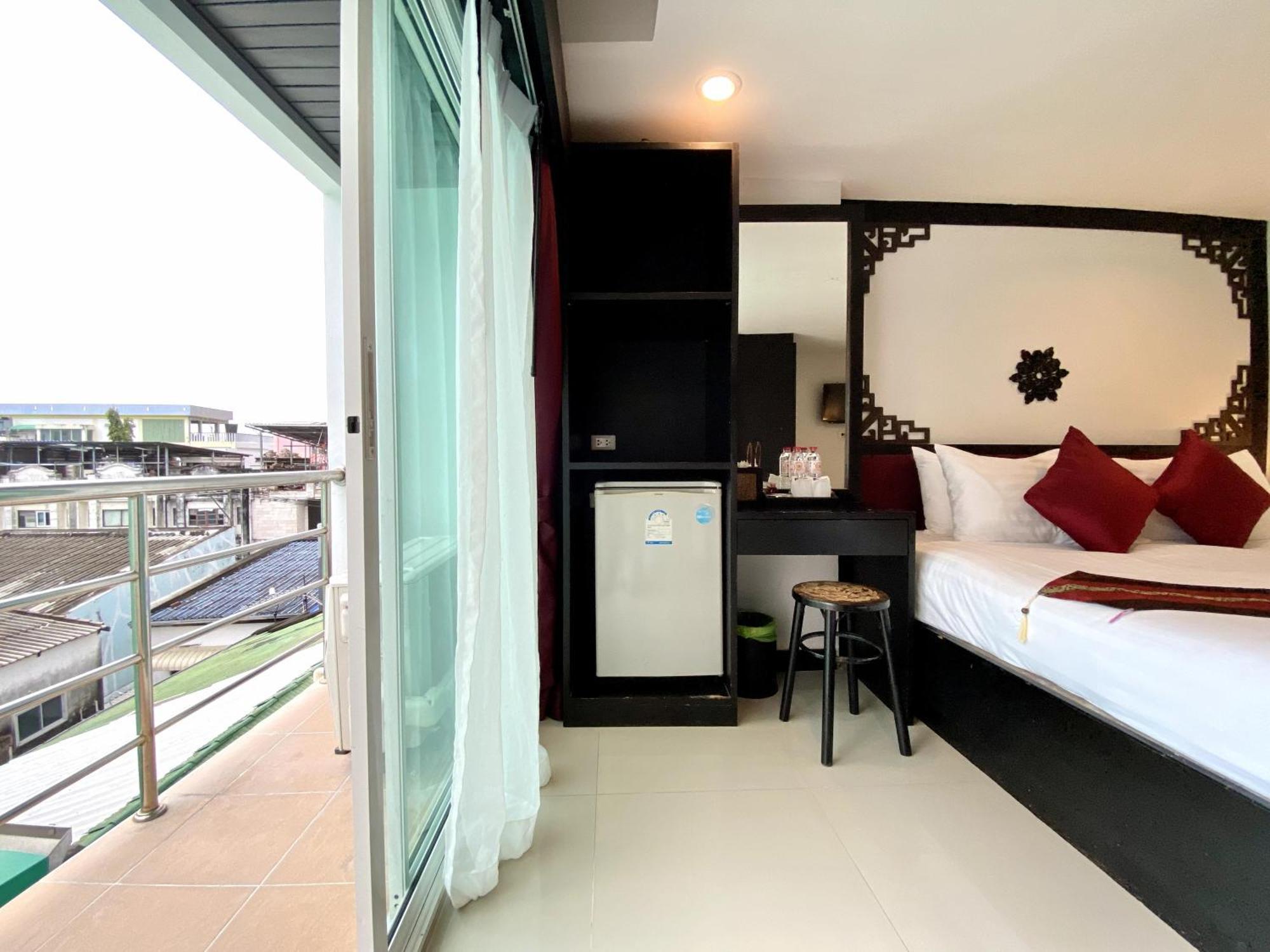Sunray Beach Hotel Patong Exterior foto