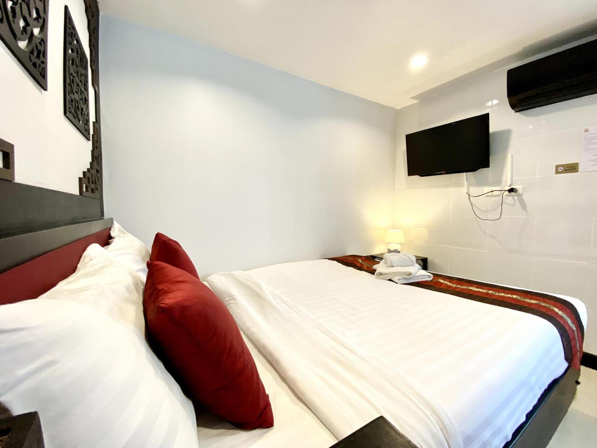 Sunray Beach Hotel Patong Exterior foto